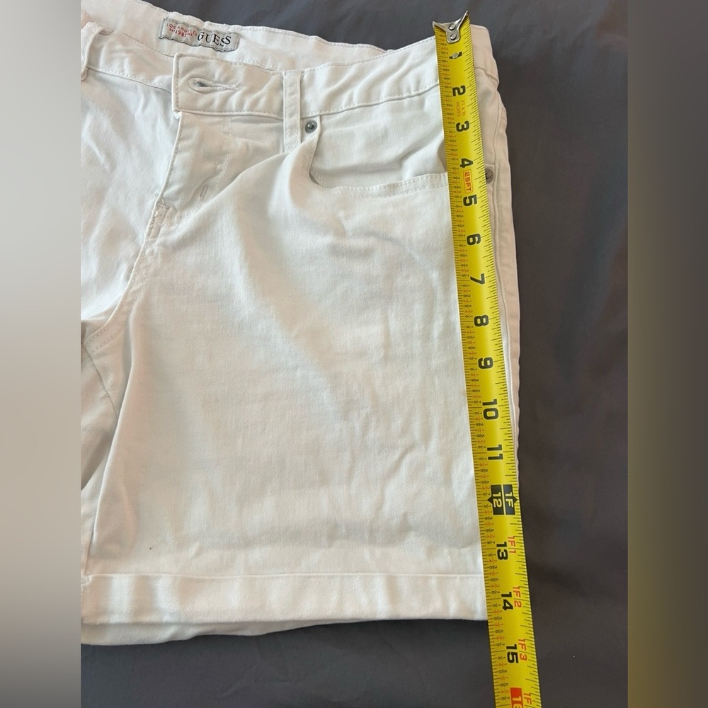 Guess Women's white Jean Shorts size 31 - Picture 2 of 5